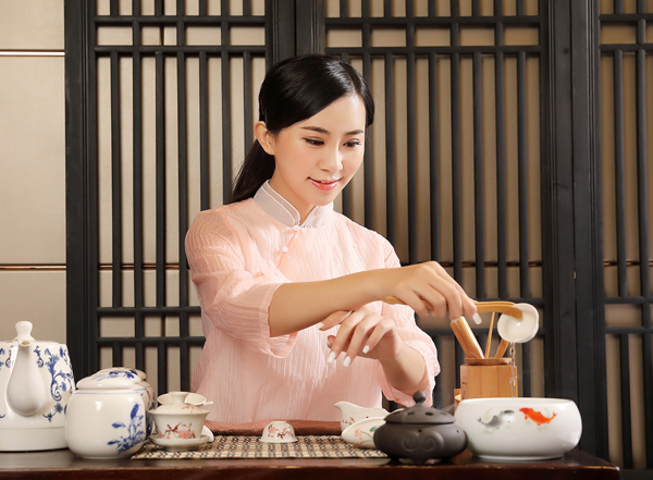 经常去深圳龙华靠谱男士会馆，这家私藏已久的店推荐给你